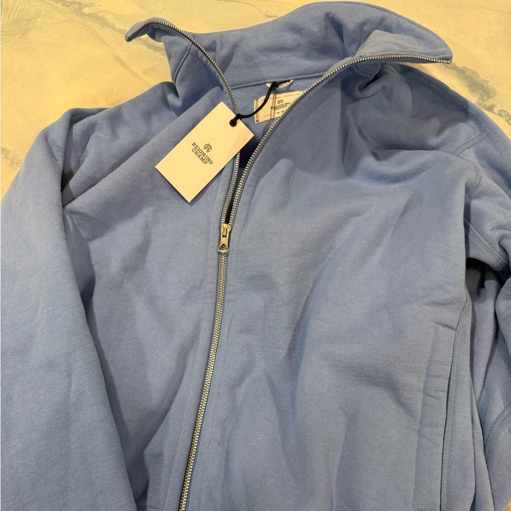 NWT reigning champ sweat suit. 

Men’s medium